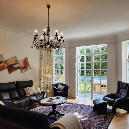 In Historischer Im Zentum Neumuensters Lägenhet *