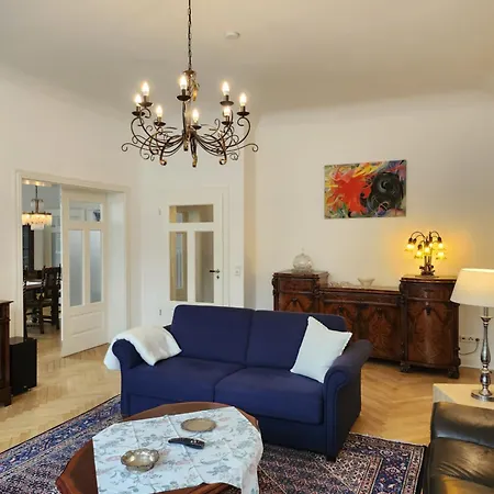 In Historischer Im Zentum Neumuensters * Neumünster