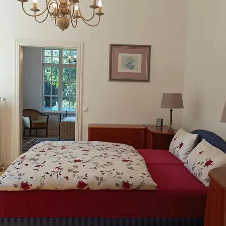 Lägenhet In Historischer Im Zentum Neumuensters *