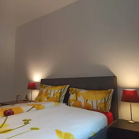 Lägenhet In Historischer Im Zentum Neumuensters Neumünster